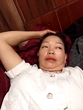 Snapshot of _Helala_ chatting on 10.16.25  Helala  online show from 10.16.25