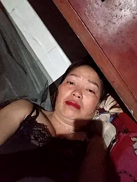 Snapshot of _Helala_ chatting on 10.16.25  Helala  online show from 10.16.25