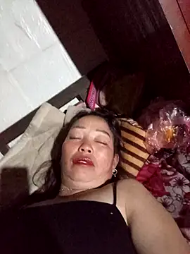 Snapshot of _Helala_ chatting on 10.22.25  Helala  online show from 10.22.25