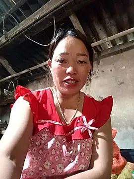 Snapshot of _Helala_ chatting on 10.23.25  Helala  online show from 10.23.25