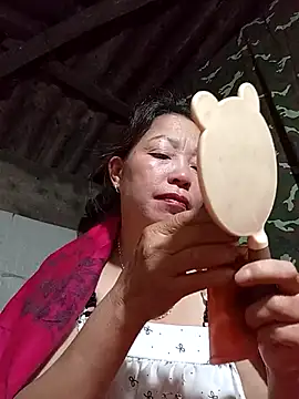 Snapshot of _Helala_ chatting on 10.24.25  Helala  online show from 10.24.25