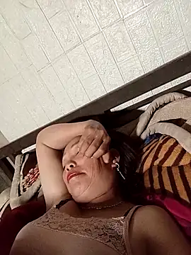 Snapshot of _Helala_ chatting on 10.25.25  Helala  online show from 10.25.25