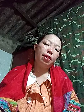 Snapshot of _Helala_ chatting on 10.29.25  Helala  online show from 10.29.25