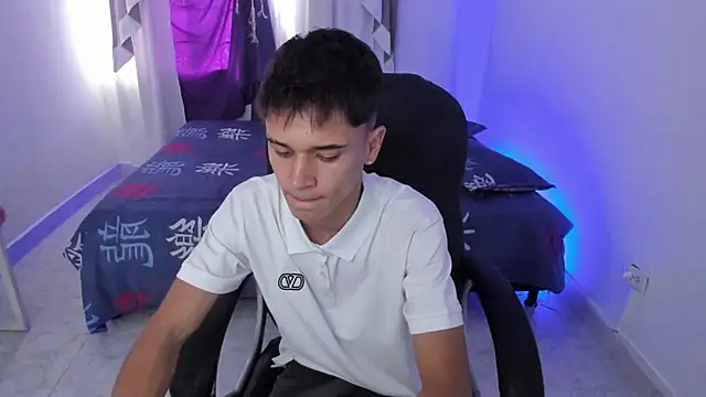 Aron Boyy online show from 10.27.25