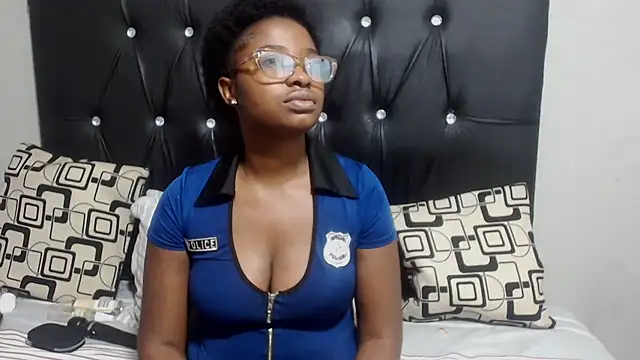 Chloeelillie online show from 10.31.25