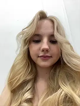 Sky Cutie online show from 09.25.25