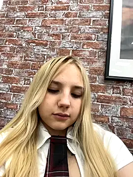 Sky Cutie online show from 10.07.25