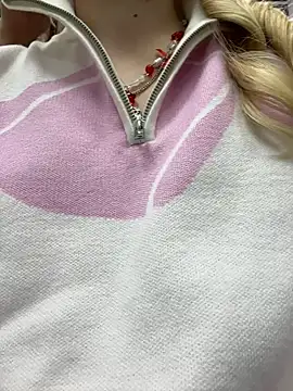 Sky Cutie online show from 10.20.25