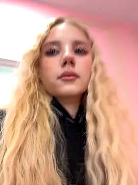 Sky Cutie online show from 10.21.25