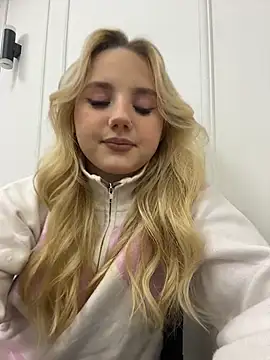 Sky Cutie online show from 11.29.25