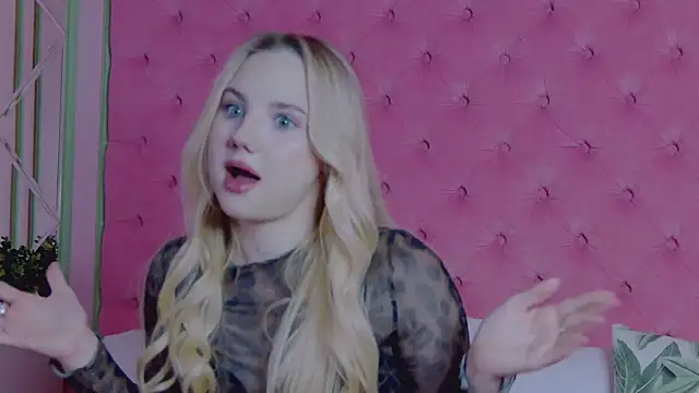 Sky Cutie online show from 03.06.26