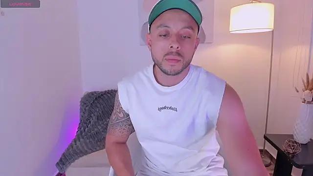 Snapshot of Dante_marquez chatting on 10.21.25 Dante marquez online show from 10.21.25