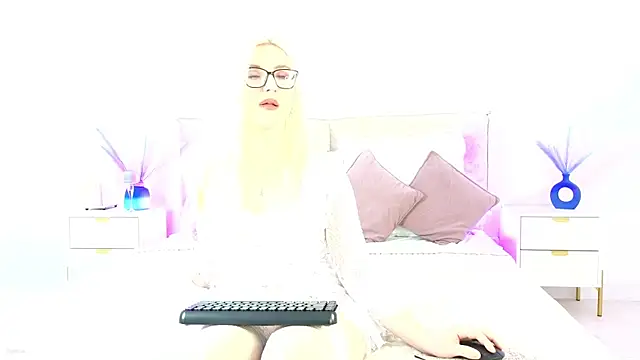 Jules night online show from 10.11.25