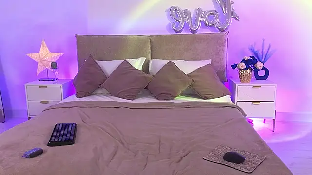 Jules night online show from 03.12.26