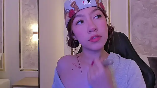 doll eyees  online show from 09.20.25