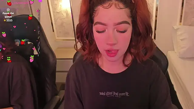 doll eyees  online show from 10.14.25