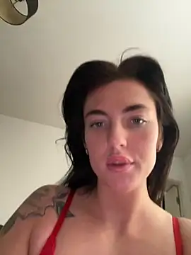 Bethbooxo online show from 10.31.25