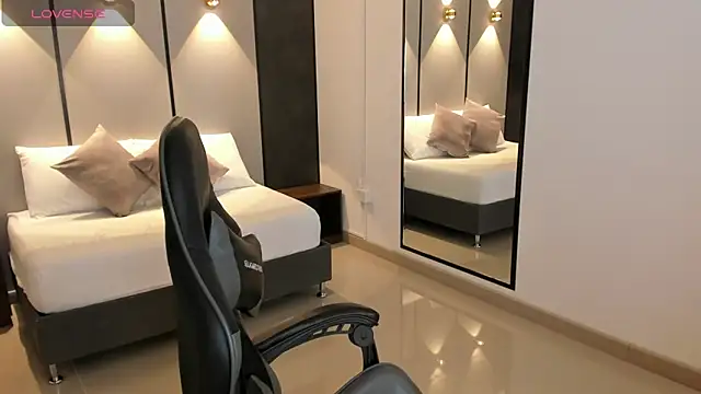 daniand  online show from 10.08.25