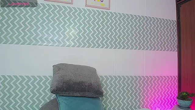 Snapshot of CataleyaWilson369 chatting on 10.11.25 CataleyaWilson369 online show from 10.11.25