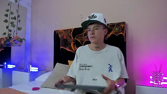 Nascary Fox online show from 10.02.25