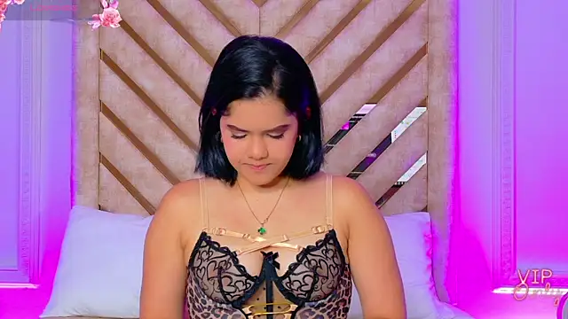 Martina-Roberts- online show from 01.12.26