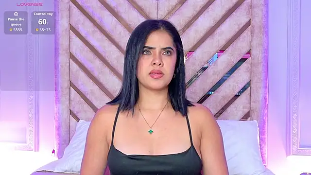 Martina-Roberts- online show from 04.21.26