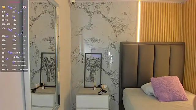 SOPHIEMEYER online show from 09.25.25