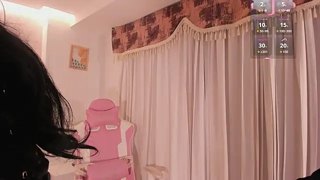 Snapshot of mia_yeager chatting on 11.06.25 mia yeager online show from 11.06.25