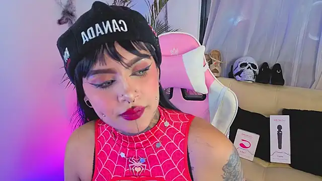 Adamsniki online show from 10.26.25