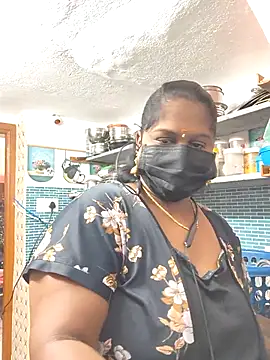 Snapshot of bakyasree143 chatting on 09.17.25 bakyasree143 online show from 09.17.25