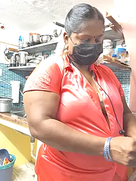 Snapshot of bakyasree143 chatting on 10.07.25 bakyasree143 online show from 10.07.25