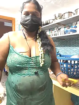 Snapshot of bakyasree143 chatting on 10.14.25 bakyasree143 online show from 10.14.25