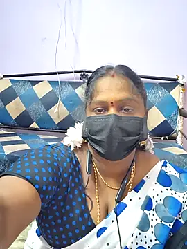 Snapshot of bakyasree143 chatting on 10.21.25 bakyasree143 online show from 10.21.25