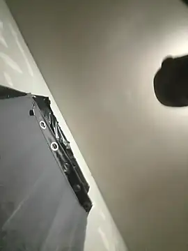 Snapshot of Tishrella6 chatting on 12.22.25 Tishrella6 online show from 12.22.25