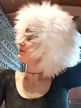 Snapshot of Adeline_Perle chatting on 10.13.25 Adeline Perle online show from 10.13.25