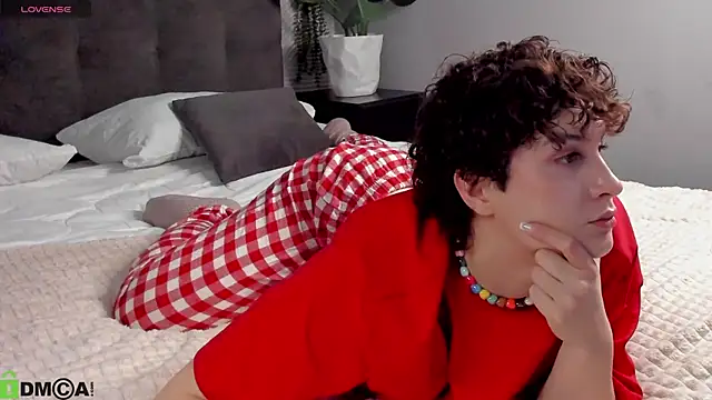 Adeline Perle online show from 01.14.26