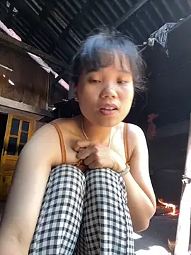 Snapshot of Ngoc-bbi chatting on 09.23.25 Ngoc-bbi online show from 09.23.25