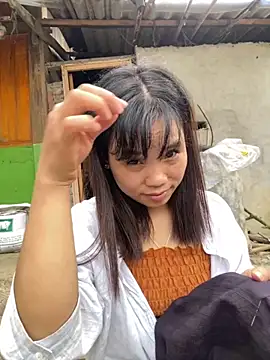 Snapshot of Ngoc-bbi chatting on 09.24.25 Ngoc-bbi online show from 09.24.25