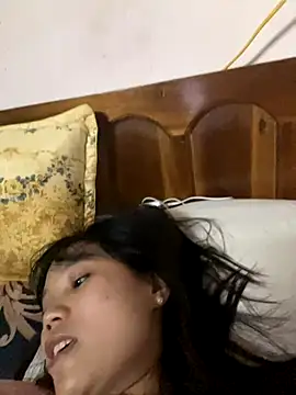 Snapshot of Ngoc-bbi chatting on 09.26.25 Ngoc-bbi online show from 09.26.25