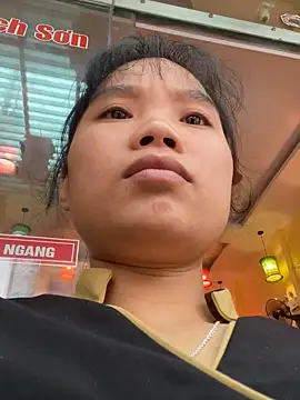 Snapshot of Ngoc-bbi chatting on 09.27.25 Ngoc-bbi online show from 09.27.25