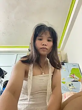 Snapshot of Ngoc-bbi chatting on 09.28.25 Ngoc-bbi online show from 09.28.25