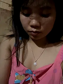 Snapshot of Ngoc-bbi chatting on 10.03.25 Ngoc-bbi online show from 10.03.25