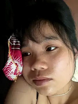 Snapshot of Ngoc-bbi chatting on 10.06.25 Ngoc-bbi online show from 10.06.25