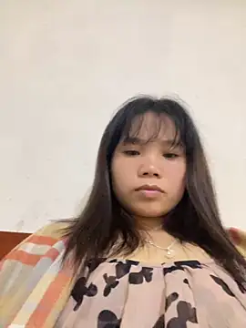 Snapshot of Ngoc-bbi chatting on 10.06.25 Ngoc-bbi online show from 10.06.25