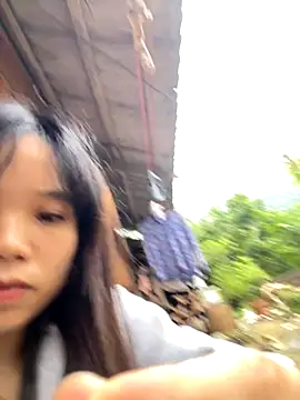 Snapshot of Ngoc-bbi chatting on 10.21.25 Ngoc-bbi online show from 10.21.25