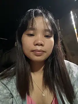 Snapshot of Ngoc-bbi chatting on 10.24.25 Ngoc-bbi online show from 10.24.25