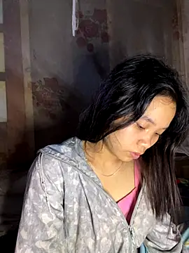 Snapshot of Ngoc-bbi chatting on 10.25.25 Ngoc-bbi online show from 10.25.25