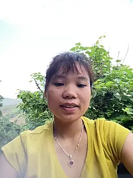 Snapshot of Ngoc-bbi chatting on 04.28.26 Ngoc-bbi online show from 04.28.26