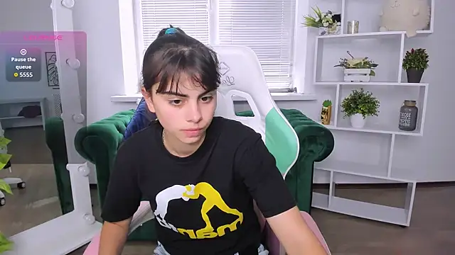 Cocoa Sins online show from 10.15.25