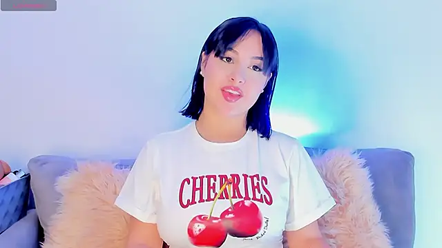 Snapshot of AnaLevii chatting on 12.15.25 AnaLevii online show from 12.15.25